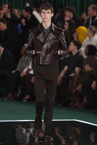 Look 23
